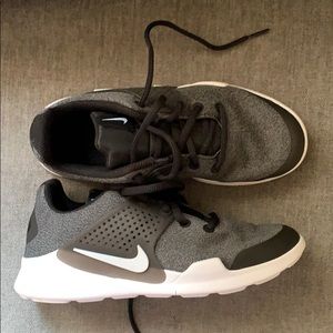 Never worn kids Nike